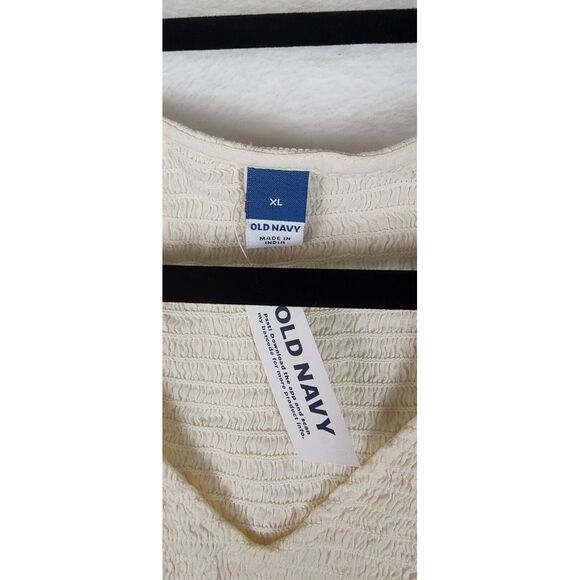 Old Navy Women's Size XL Smocked Embroidered Long Sleeve V-Neck Blouse Cream NWT - Picture 3 of 8